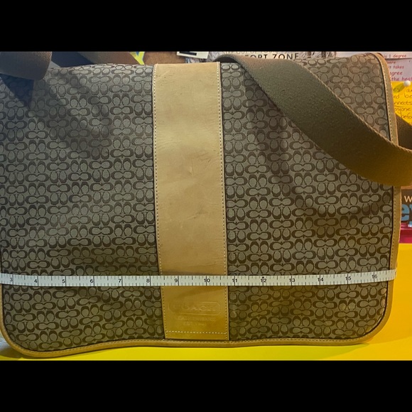 Gently loved authentic Coach messenger bag - Picture 15 of 16